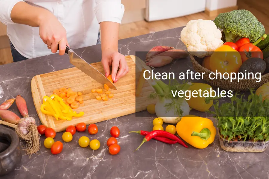 Knife should be cleaned after chopping vegetable